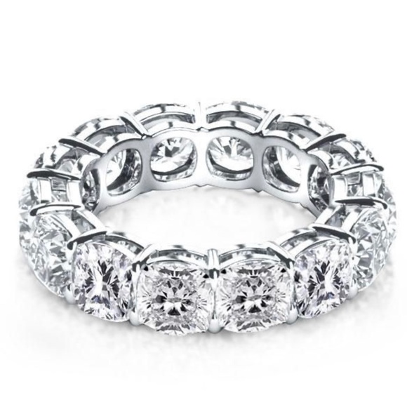 Italo Round And Cushion Cut Engagement Rings Sets - Picture 4 of 9